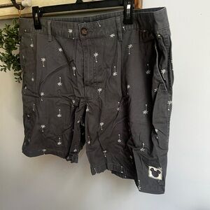 🎁🎁 NWOT Junk Food Men’s Mickey Mouse Palm Tree Shorts XL